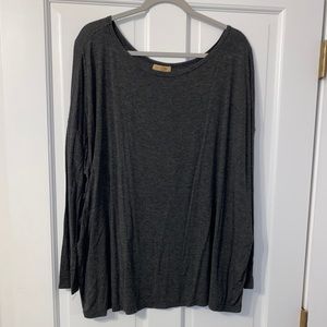 grey piko shirt